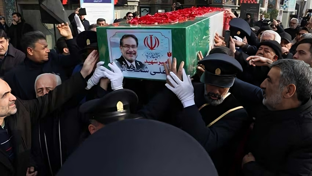 আলি শামখানিকে অশ্রুসিক্ত বিদায় জানালেন ইরানিরা